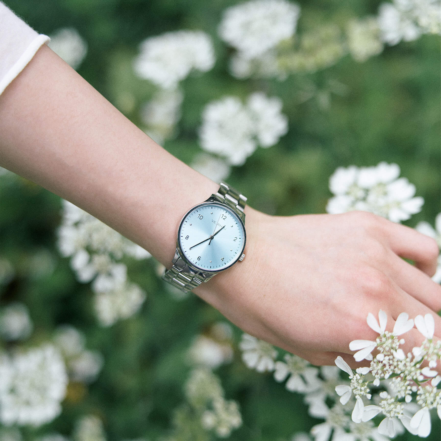 VEJRHØJ Petite Royal Blue, ladies watch with sunray blue dial that shines on the hand surrounded by white flowers