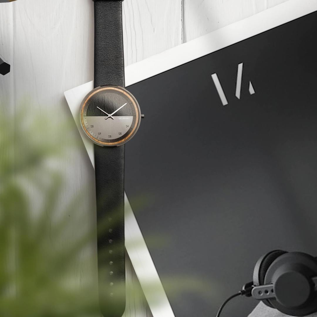 black minimalist watch VEJRHØJ 