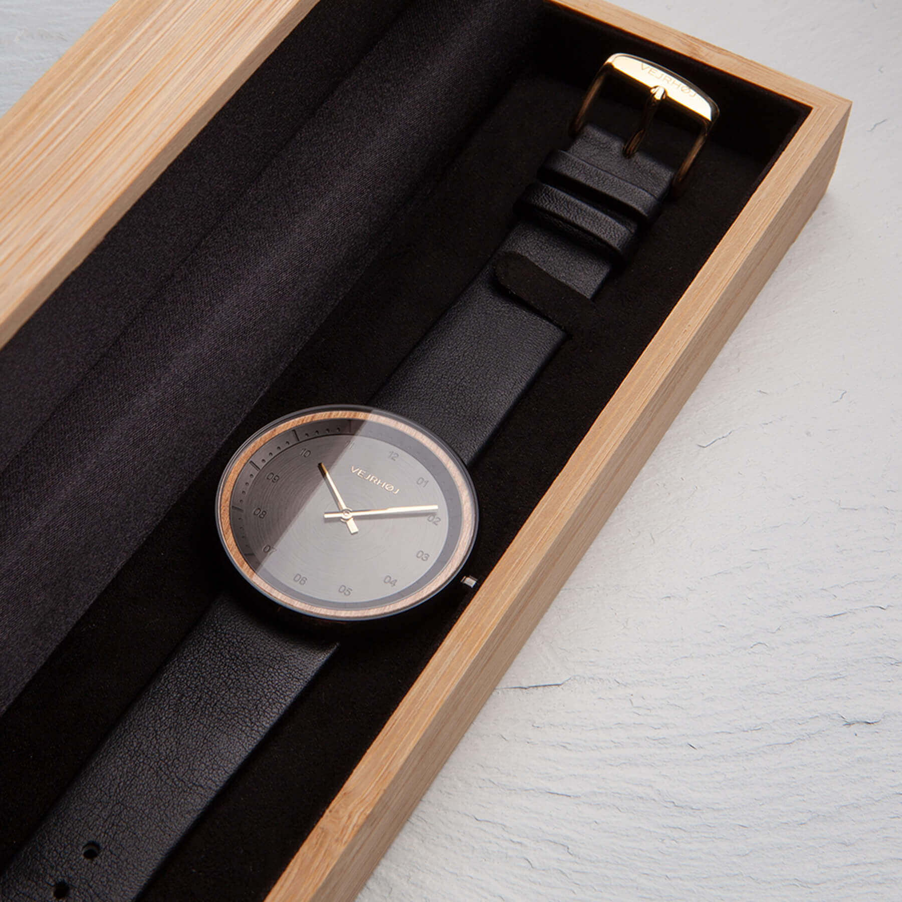 VEJRHØJ black & gold wood watch  box