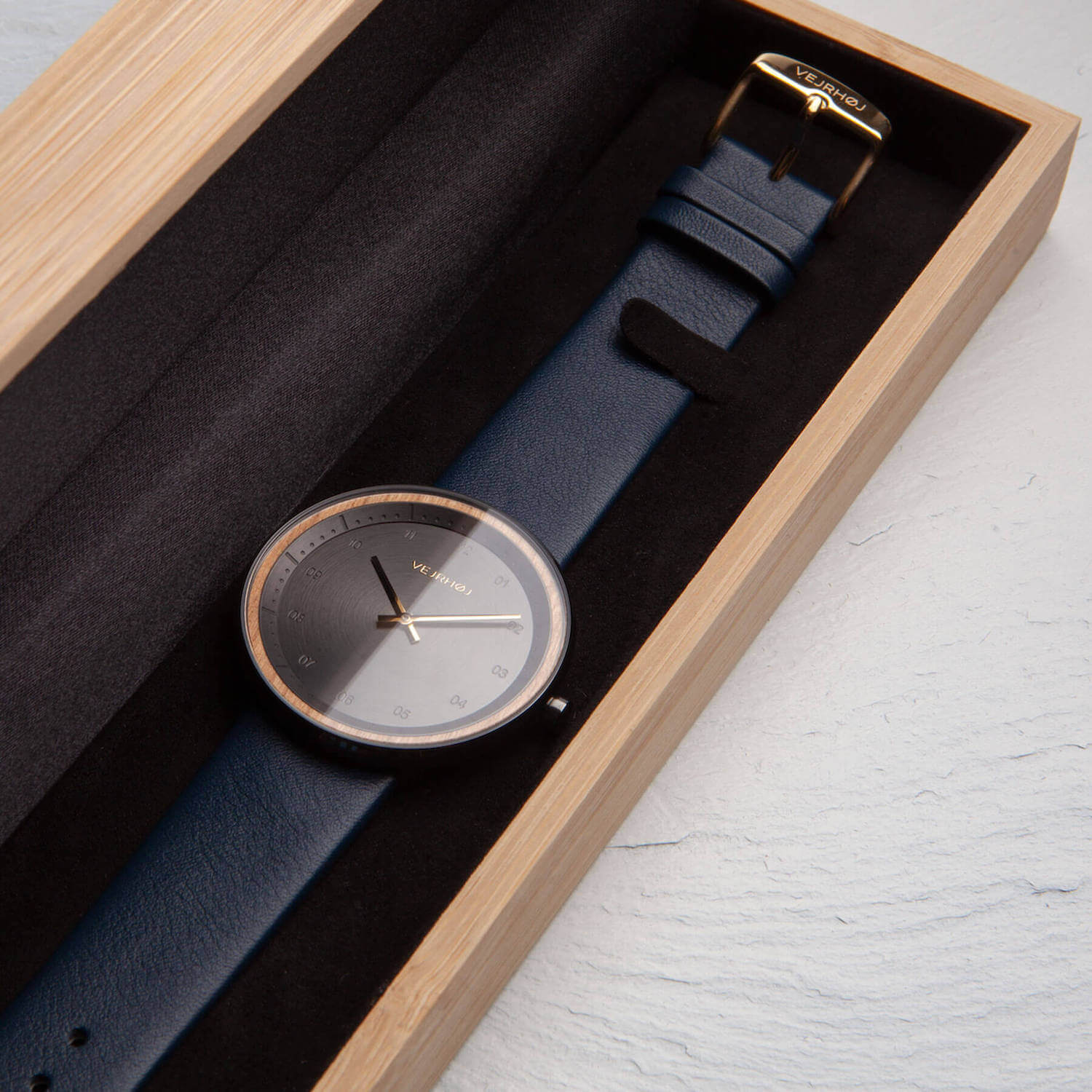 vejrhøj watch black & gold blue strap